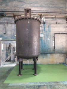 埋設タンク撤去　タンク移設　FRP床補修 詳細画像