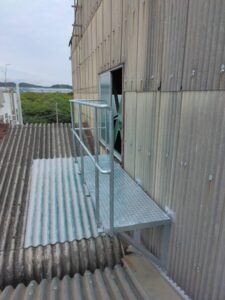 屋外デッキ製作・取付工事 詳細画像