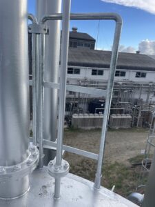 タンク上部手摺更新工事 詳細画像