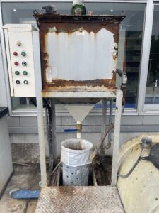 糊処理タンク底排補修 詳細画像