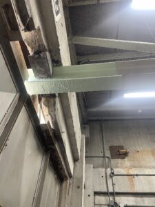 屋外ホイスト塗装 詳細画像